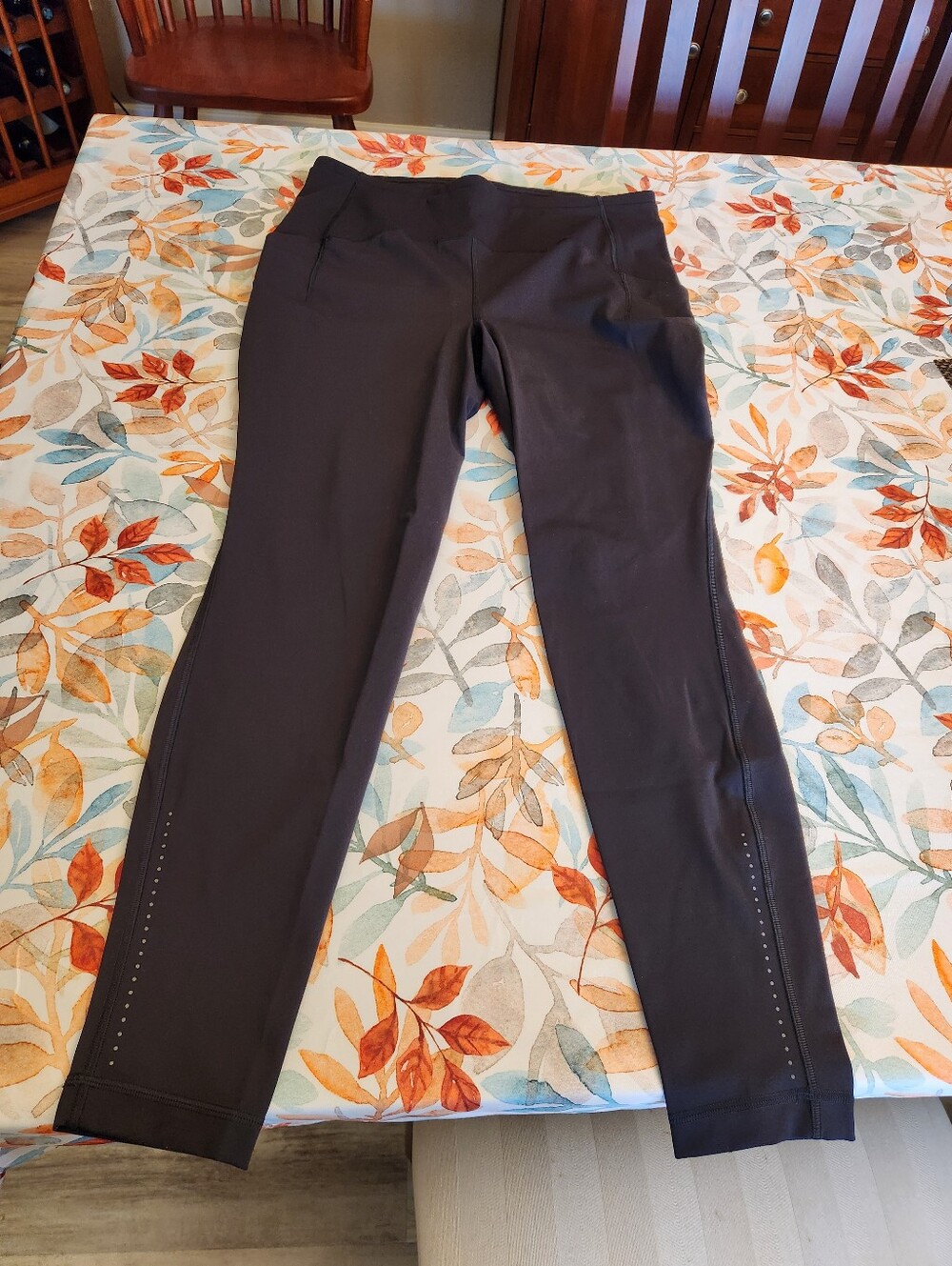 Lulukemon Women’s Black Leggings - Size 12